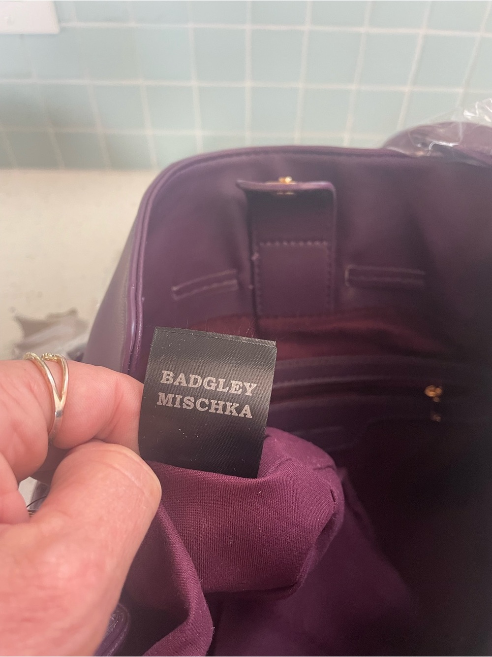 Badgley Mischka plum vegan leather dumpling bag - Picture 6 of 8